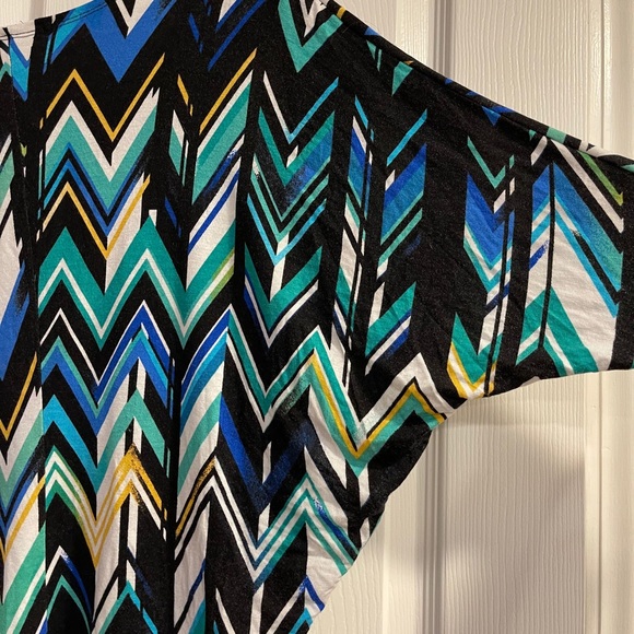 Ladies top - Picture 3 of 4